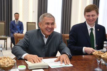 Минниханов в рамках рабочего визита в Узбекистан посетил Навоийскую область