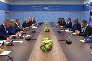 В Казани стартовала встреча Путина с премьер-министром Лаоса