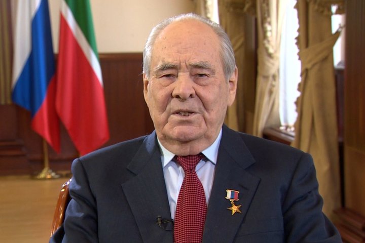 Минтимер Шаймиев поздравил татарстанцев с Днем защитника Отечества