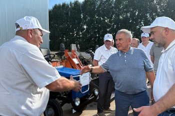 Рустам Минниханов проверил ход уборочной кампании в Тюлячинском районе