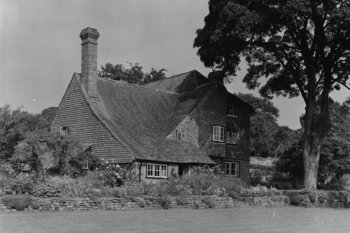 Обнаружены редкие фото дома, в котором жил Кристофер Робин и создавался Винни Пух