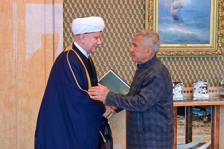 Минниханов обсудил с муфтием Москвы вопросы развития исламского образования и строительство мечети