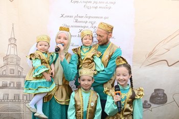 Мишустин поручил доработать нацпроект «Семья»: в него включат региональные программы «Активное долголетие»