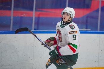 «Ак Барс» продлил контракт с нападающим Жулиным