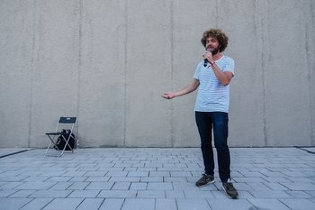 Варламова* заочно осудили на восемь лет за распространение фейков о российской армии