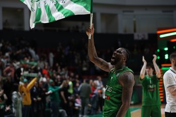 УНИКС сенсационно обыграл ЦСКА в интригующей концовке