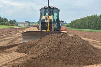 В Кукморском районе Татарстана продолжают ремонт дороги Люга — совхоз «Ныртинский»