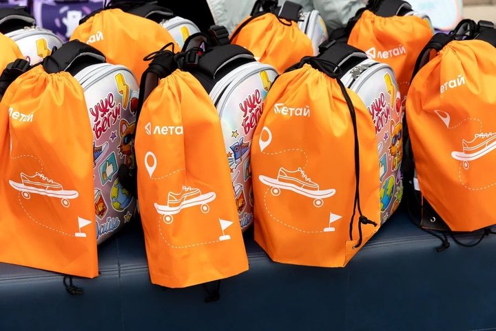 500 первоклассников Татарстана получили от «Таттелекома» рюкзаки со школьными принадлежностями