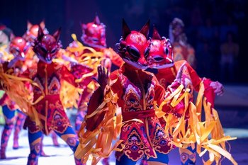 Летающие Шурале, чудеса на тюбетейках и собственные лошади