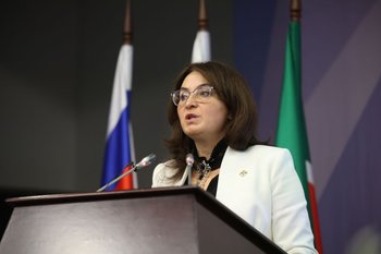 Лейла Фазлеева: «Закрывать глаза на проблемы — смотреть на это сквозь розовые очки»