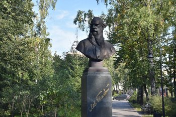 «КИОН Строки»: 48% пользователей дочитывают «Войну и мир» до конца