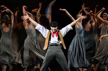 Философия, сиртаки и кариатиды: Нуриевский фестиваль открылся российской премьерой