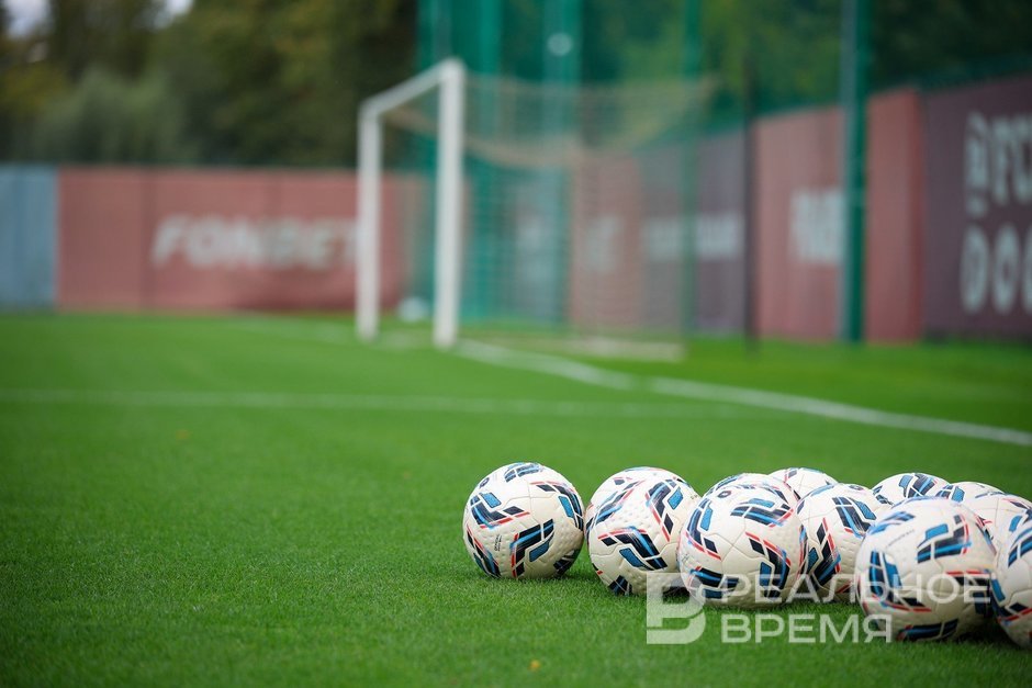 Дегтярев пригрозил уволить Карпина за отказ поддержать лимит на легионеров