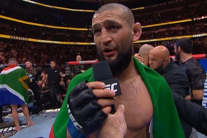 Хамзат Чимаев завоевал титул чемпиона UFC в среднем весе