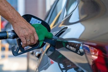 Минфин Молдавии просит экономить топливо из-за санкций США против «Лукойла»