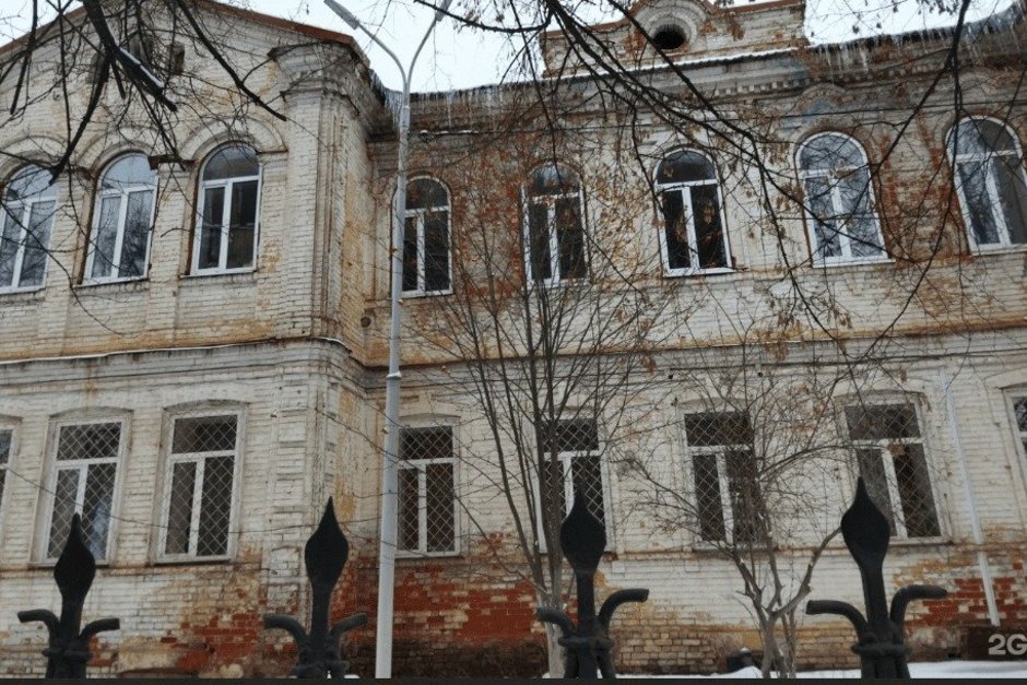 В Казани выставят на торги историческое здание земской школы на Айвазовского