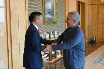 Рустам Минниханов обсудил с генеральным консулом Вьетнама сотрудничество между республиками