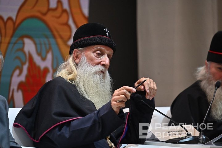 Раис Татарстана наградил митрополита Корнилия орденом «Дуслык»