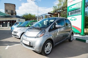 Казань стала шестой среди крупных городов России по числу электрозаправок