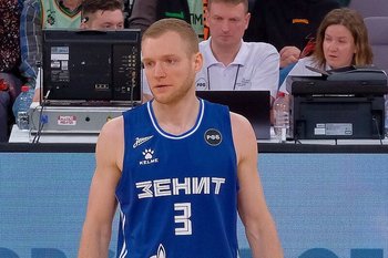 Баскетболист Денис Захаров подписал контракт с УНИКСом