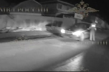 В Казани водитель без прав сбил инспектора при проверке документов