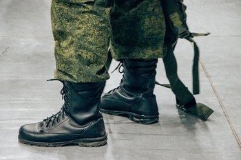 Западные СМИ акцентировали внимание на военной форме Путина на совещании в Курской области