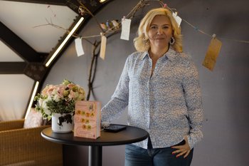 Ольга Савельева: «Я всегда жду, что прибежит литературный ОМОН и меня раскроют»