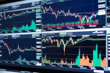 Индекс МосБиржи опустился к 2770 пунктам