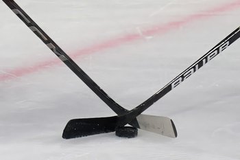 Сборная Канады сенсационно вылетела с ЧМ по хоккею, уступив Дании