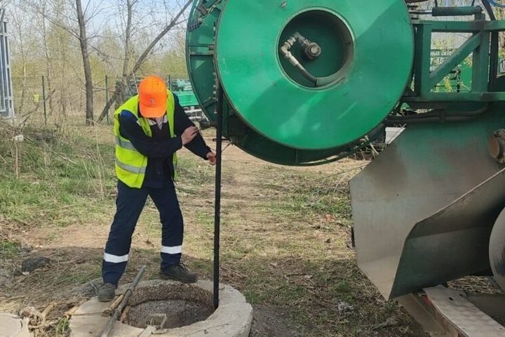 В «Водоканале» подсчитали количество устраненных засоров в системе канализации за полгода