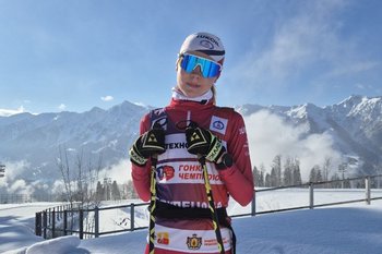 Алина Пеклецова победила в лыжной гонке на дистанции 10 км в Казани на этапе Кубка России