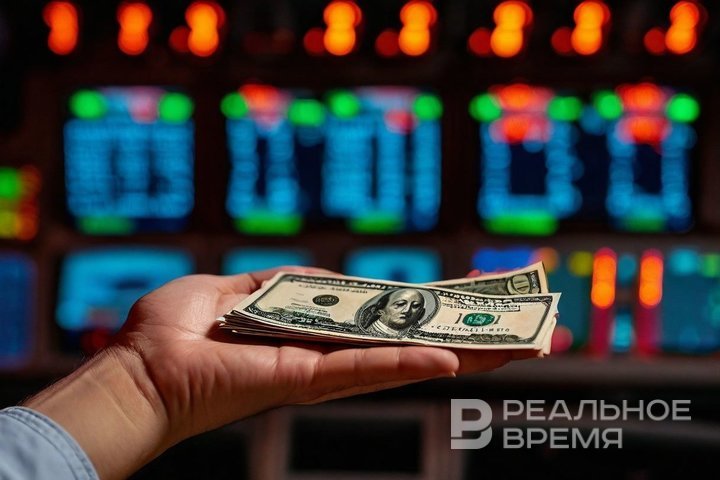 ЦБ продлил ограничения на снятие наличной иностранной валюты до марта 2026 года