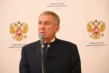 Рустам Минниханов поздравил с Днем русского языка и 226-летием Пушкина