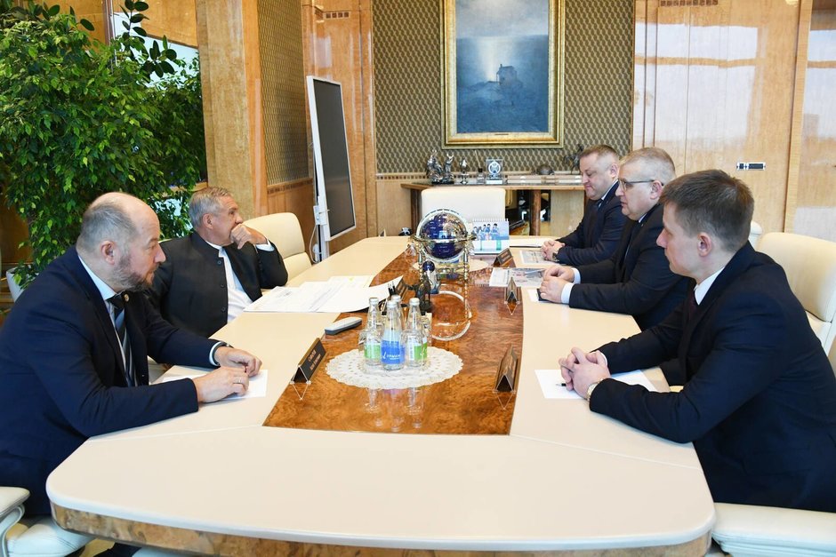 Рустам Минниханов обсудил обеспечение безопасности с главой Погрануправления ФСБ