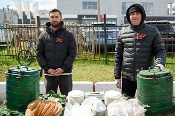 В честь Дня Победы на заправочной станции «ТАИФ-НК АЗС» развернулась полевая кухня