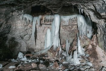 На тротуар в визит-центре «Юрьевская пещера» потратят 16,5 млн рублей