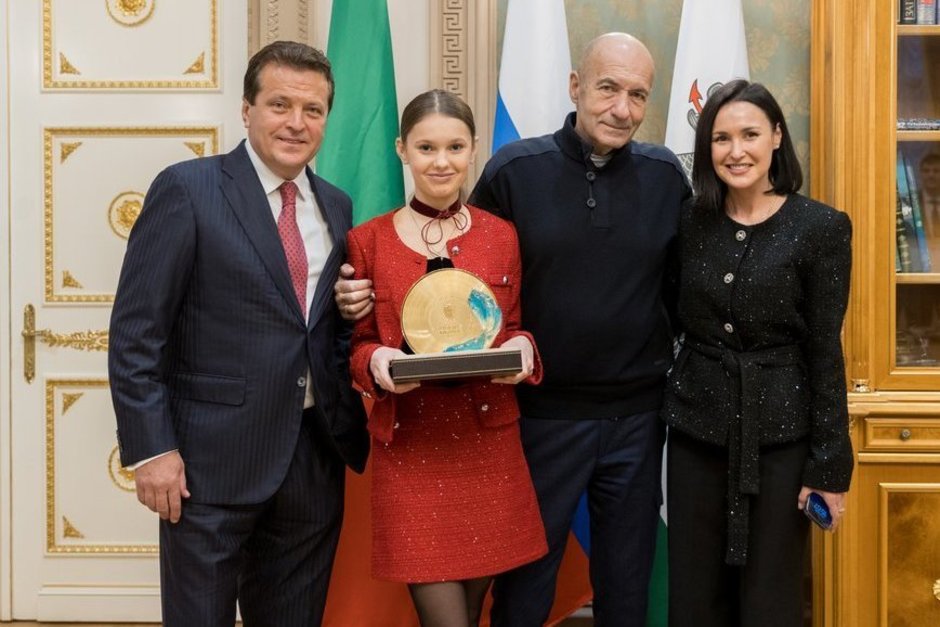 Мэр Казани и Игорь Крутой поздравили финалистку «Голоса. Дети» Арину Кияшко