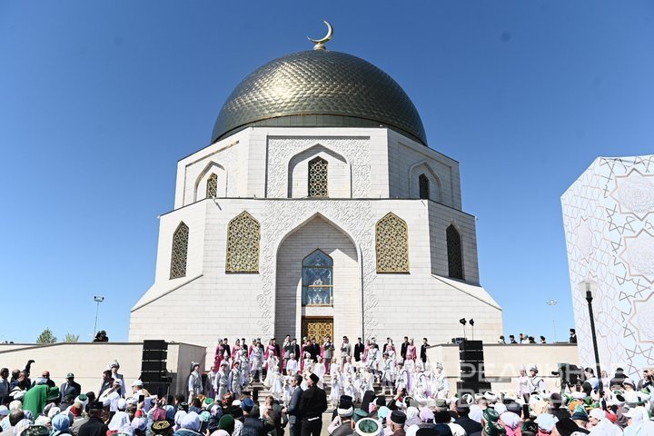 Король Малайзии посетил Болгар в сопровождении Рустама Минниханова