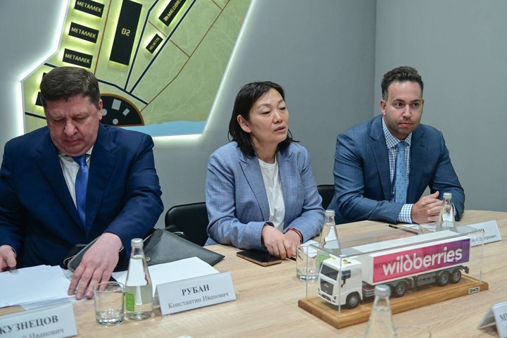 Минниханов обсудил с главой Wildberries дальнейшее сотрудничество Татарстана с маркетплейсом