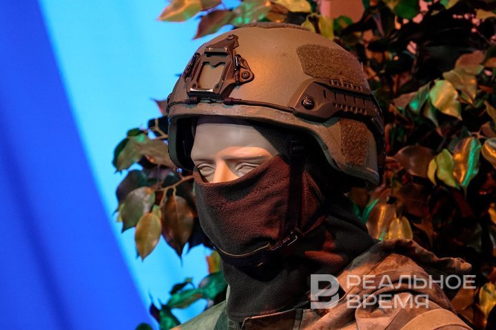 Медведев объявил о начале работы комиссии по комплектованию армии контрактниками