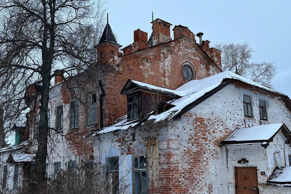 Парк или лесополоса со 150-летней историей: липовый спор комитета ОКН и собственника