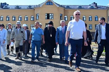 Рустам Минниханов посетил строящуюся православную гимназию в Набережных Челнах