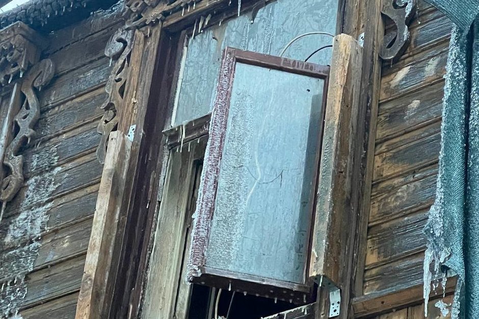 В Казани подожгли исторический дом на ул. Хади Атласи