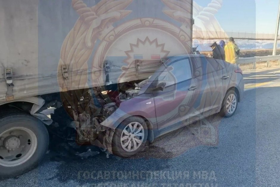 Четыре человека погибли в ДТП в Кайбицком районе, влетев под грузовик