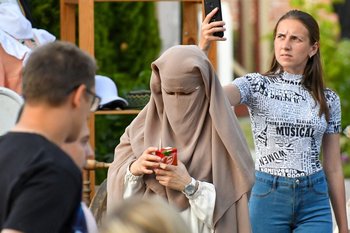 Даванков: «Возникает необходимость в ограничении ношения одежды, скрывающей лицо, в общественных местах»