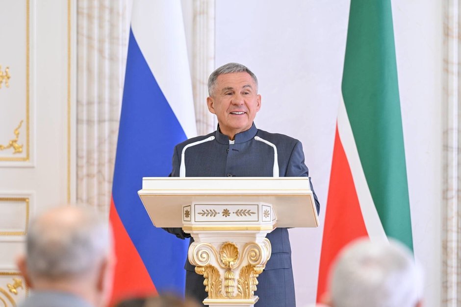 Минниханов наградил активных деятелей гражданского общества республики