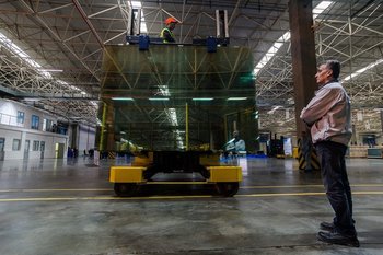 Бизнес-обзор: сеть АЗС «Кузкей» вернулась к основателю, Haier и Sisecam сменили голландскую «прописку»