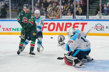 «Ак Барс» обыграл в Казани «Сибирь», трижды пропустив в меньшинстве