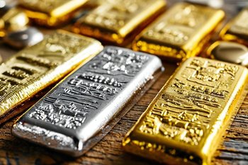 Цены на драгоценные металлы снизились на торгах в Нью-Йорке