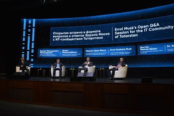 Эррол Маск в Казани — о тайнах гравитации, студенческом комфорте и научных прорывах